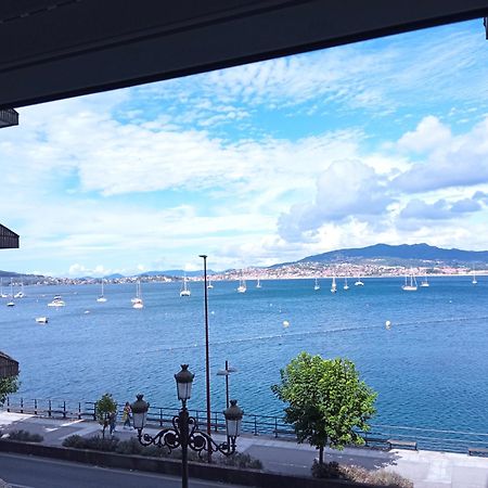 Estudio Con Vistas Al Mar En Baiona Bilik gambar